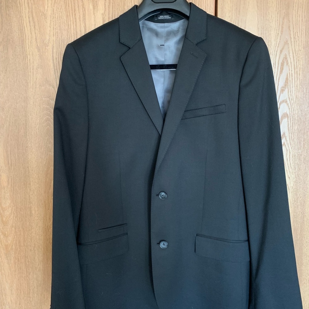 Men’s Express  Black Photographer Stretch Suit